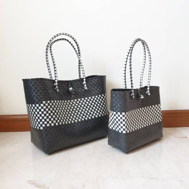 Kiarra Bag - Tas Anyam Plastik Monochrome, Tas Pantai Anyam, Tas Belanja Ramah Lingkungan, Tas Etnik