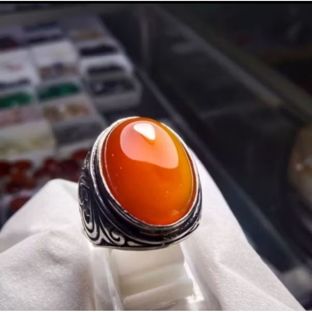 cincin batu Yaman madu