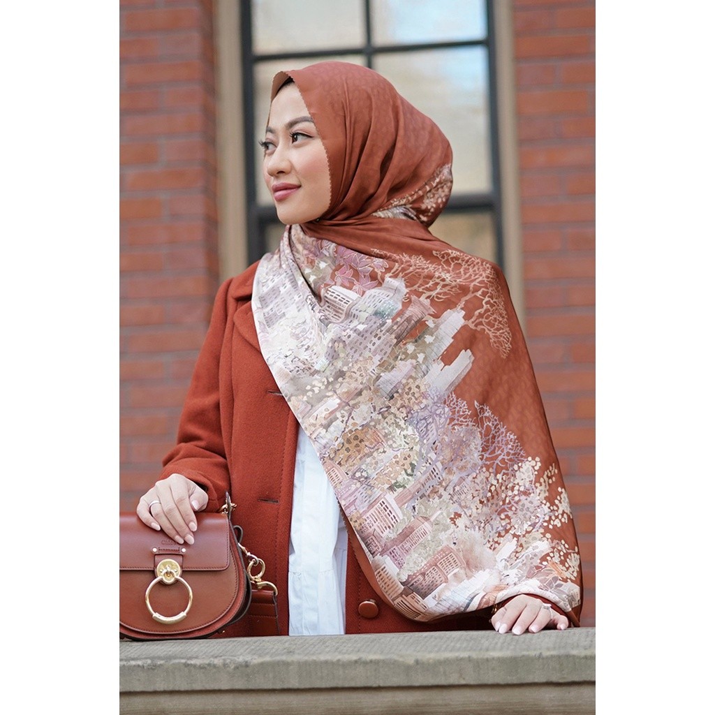 Buttonscarves NEW YORK REBORN SHAWL / SATIN SILK / WEST VILLAGE