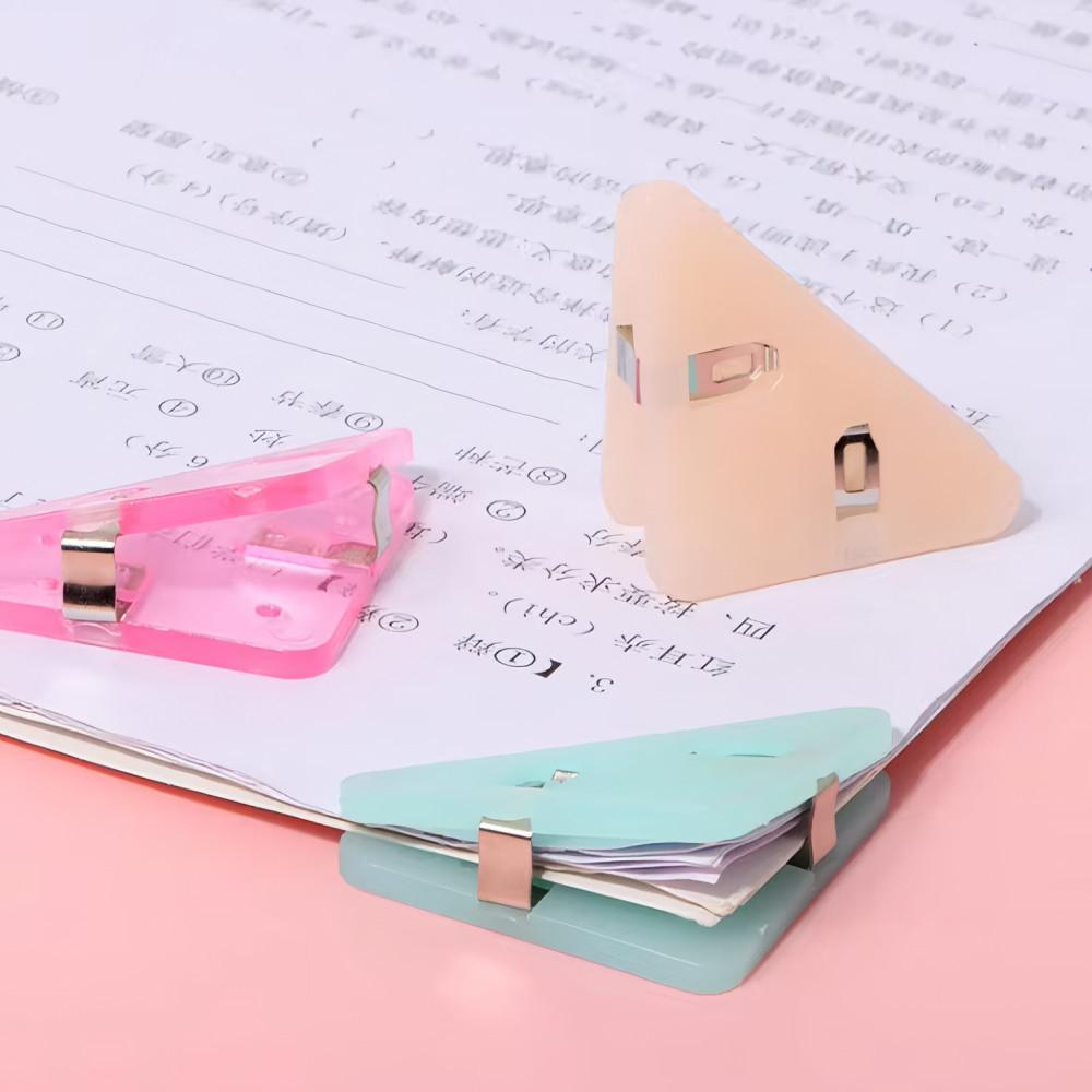 Paper Clip Binder Klip Kertas Segitiga Penjepit Sudut Kertas Akrilik Clips Book & Paper Corner ATK30