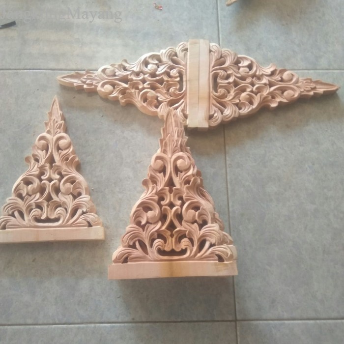 A Ukir Tempel Tiang Soko Ukiran Jendela Kayu Mahoni murah