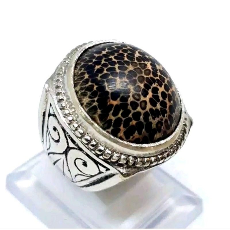 cincin kayu liwung hitam coklat / akik kayu liwung asli kayu elegan