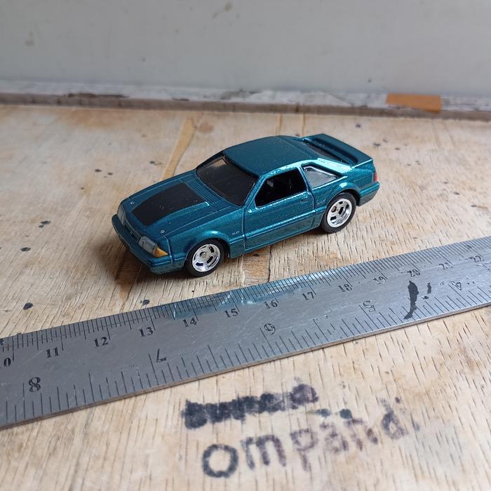 hot wheels premium ford Mustang GG99