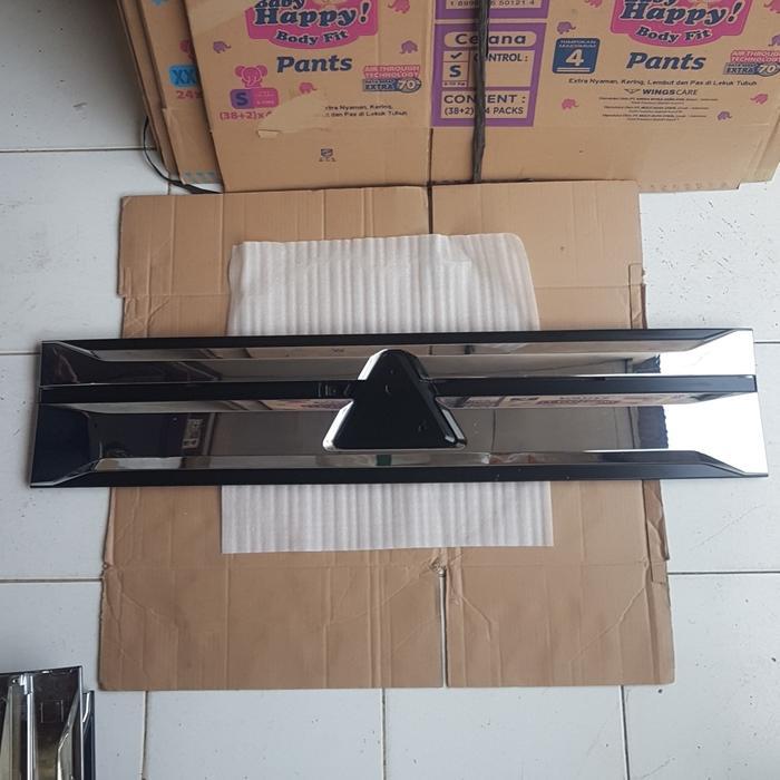 Gril Depan Mitsubishi L300 Euro 4 2022 Up