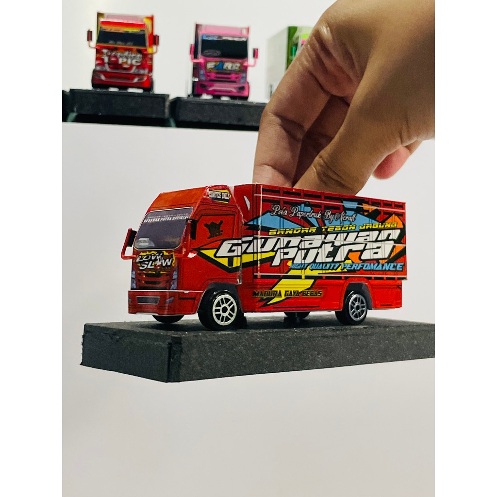 Miniatur Truk Gunawan Putra Kecil Skala Hotwheels (1:64)  By Tiwi Barabus