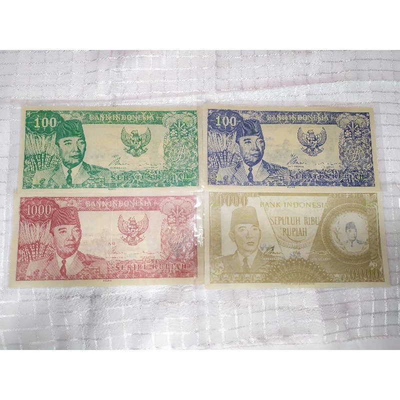 Replika Uang Kertas Soekarno
