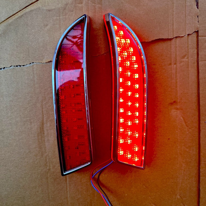 LAMPU REFLEKTOR BEMPER BUMPER BELAKANG + NYALA MOBIL TOYOTA AVANZA DAIHATSU XENIA 2012 2014 2016 201