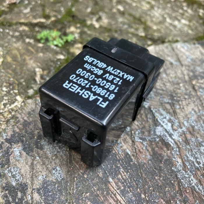 Flasher Assy Turn Signal Lampu Sen Sein 12V 3 Pin Toyota Starlet EP80 EP81 EP82 EP85 EP90 EP91 EP95 