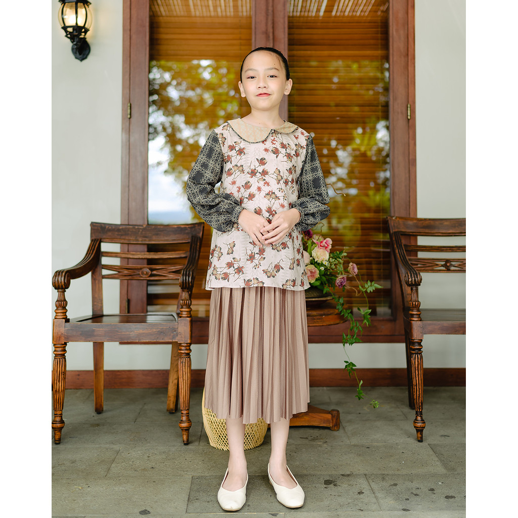 Muda Official Anandayu Blouse Anak - Stone