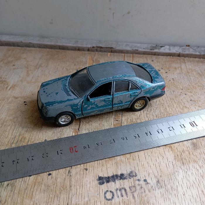 diecast high speed mobil mercedes benz E 320 GG99