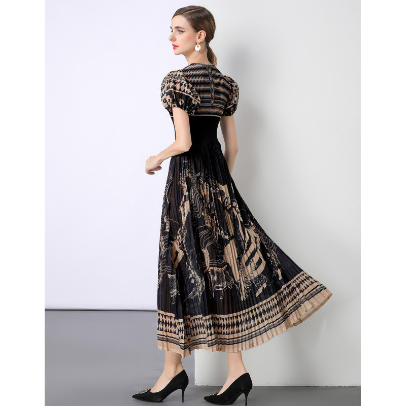 Miyake Pleated 45-100KG No Constraint Zero Returns Pleated Dress