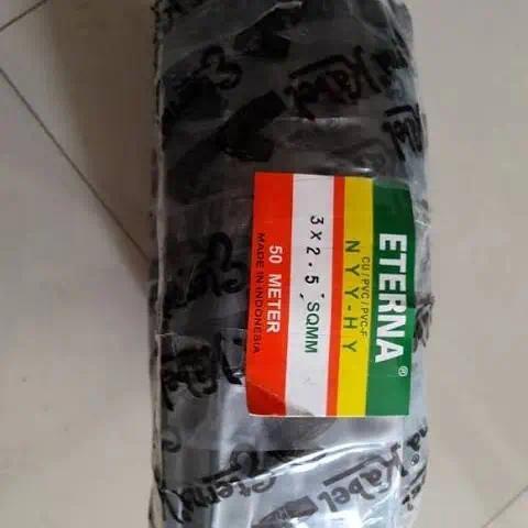 Kabel NYYHY 3x2.5 mm Eterna kabel serabut 3x2.5 mm eterna meteran