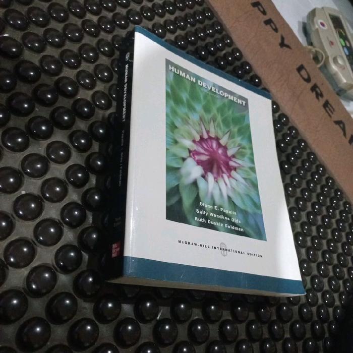 Buku Human Development tenth edition Diane E Papalia