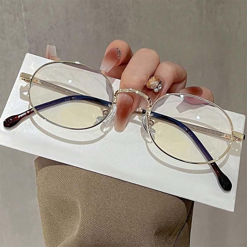 Kacamata Fashion Lensa Oval Kecil Anti Radiasi Wanita Pria Lensa Oval Wajah Kecil Medium Frame Metal