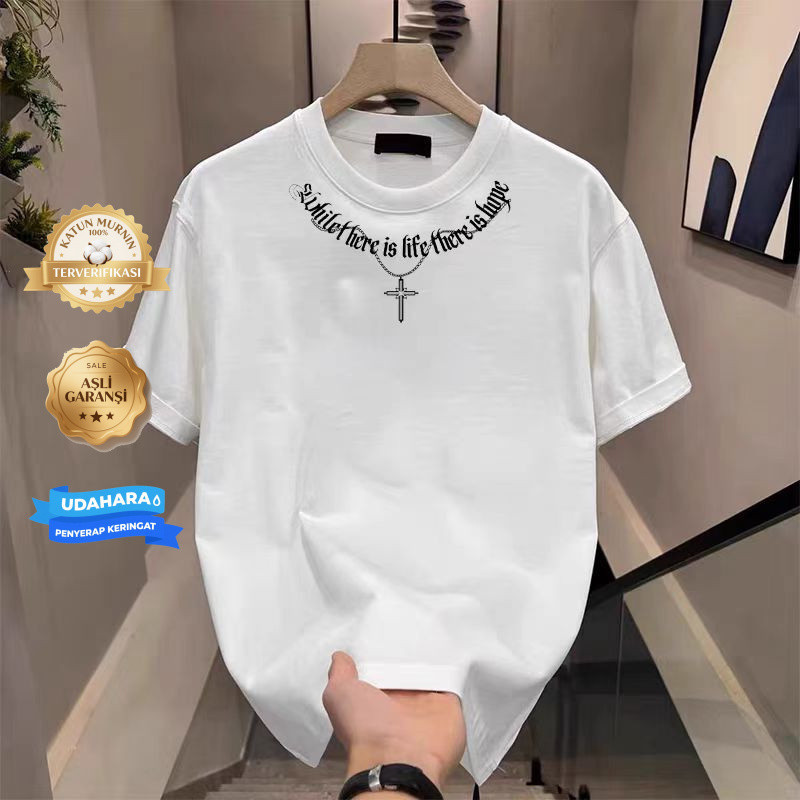 [COD]Kaos T Katun dengan Desain Huruf Keren dan Kalung Palsu Gaya Pria dengan Kerah Bulat Lebar Nyam