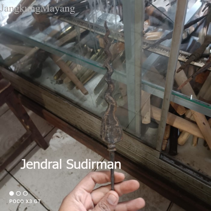 A keris tombuk langka korowelang luk 13 banyu mili sepuh Murah Meriah JD61 antik