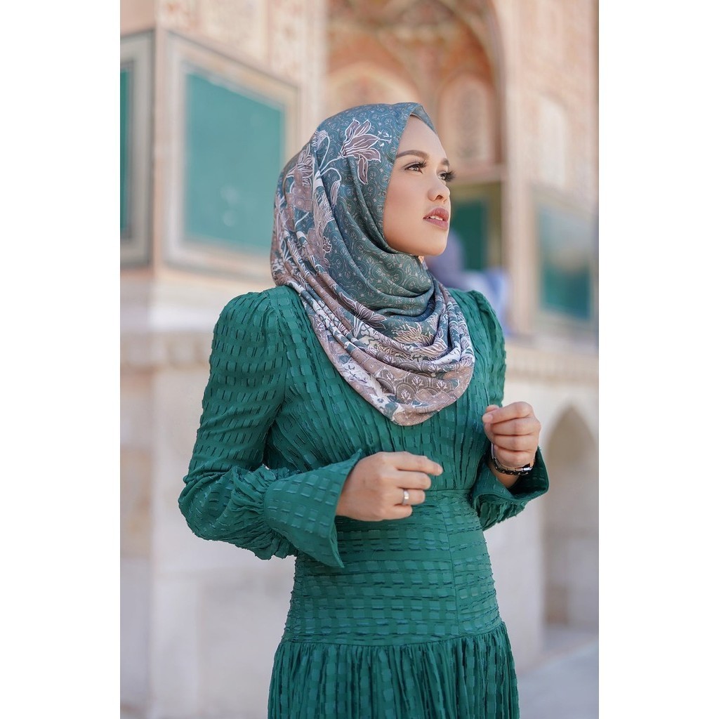 Buttonscarves Maharani Series/Twistant/Green