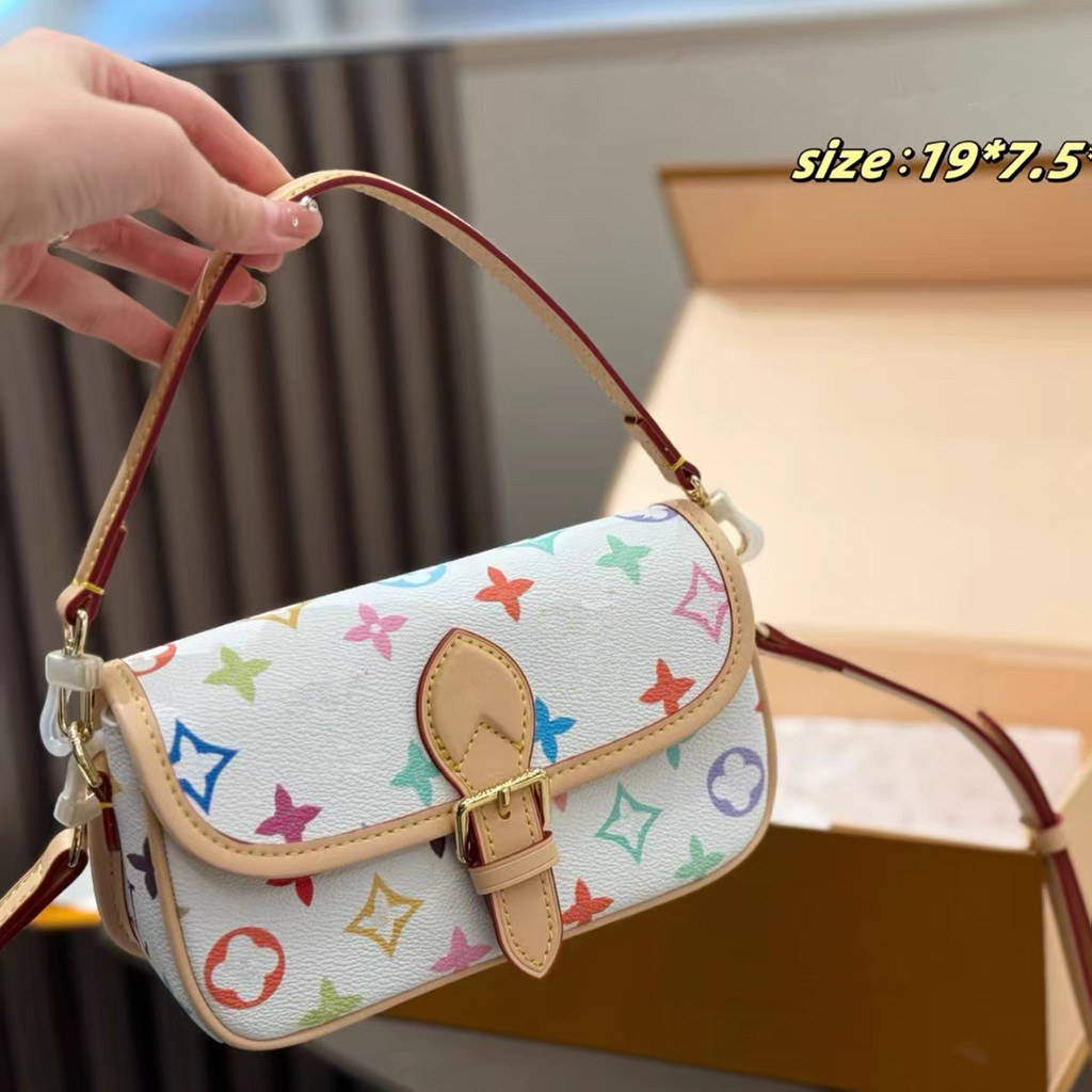 Cross-Border Exclusive Supply of 2026 New Takashi Murakami Collaboration White Three-Color Women's M