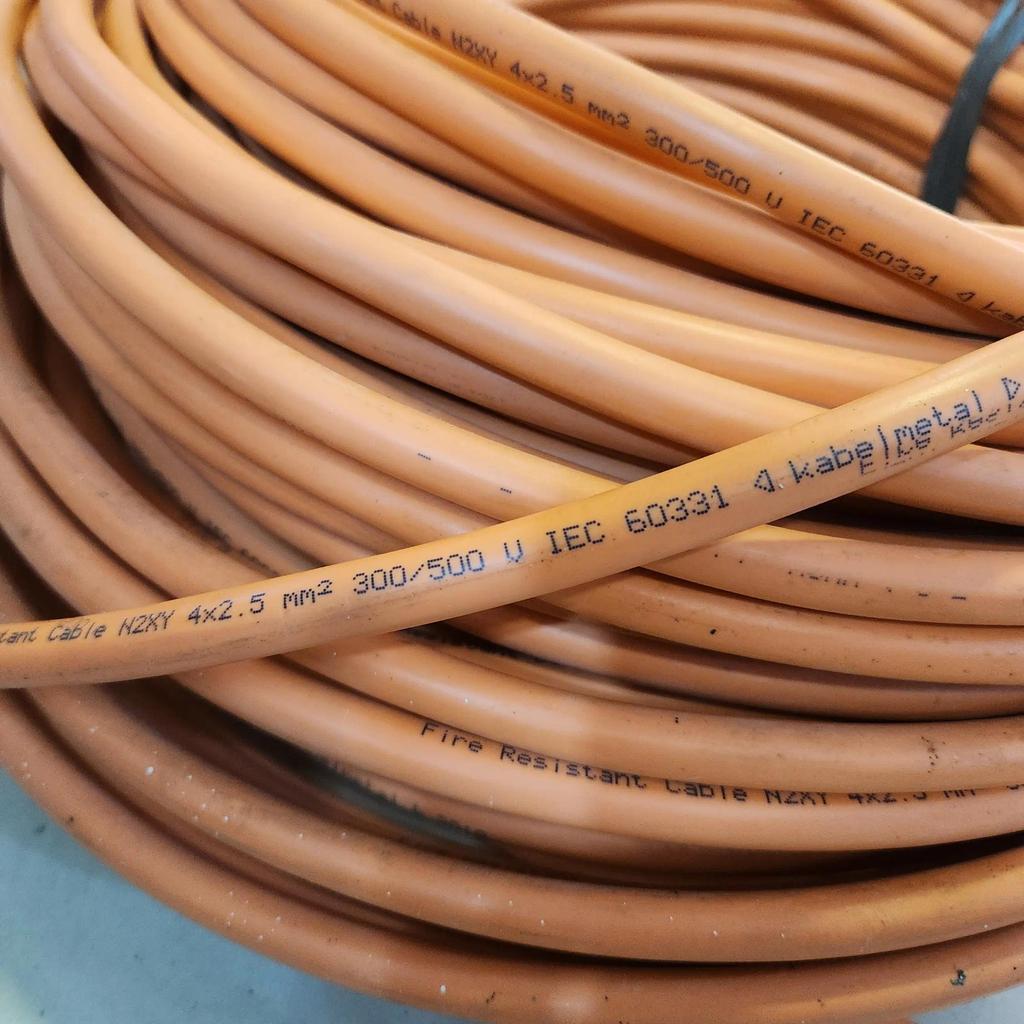 kabel n2xy frc 4x2.5 mm metal meteran