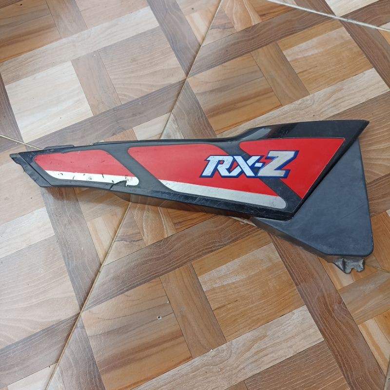 box tepong aki cover tutup body samping R Kanan tahun 89-90 Yamaha RXZ rx z Original