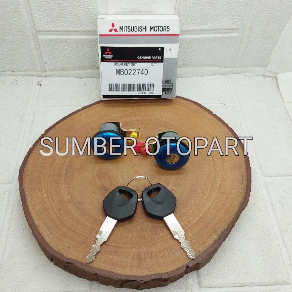 Door Key Set Kunci Pintu Set Mitsubishi L300 L038 L039 1Set Original