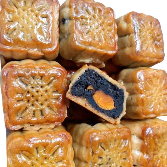 MOONCAKE - TONG TJU PIA - KUE BULAN HOMEMADE HALAL 5 cm x 3.5 cm Tausa Hitam Telor Kuning Asin Cemil
