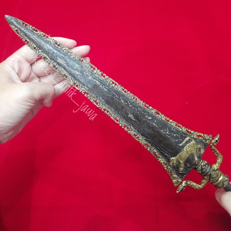 Pusaka Tombak Pamor Kinatah Kuningan (Harimau)