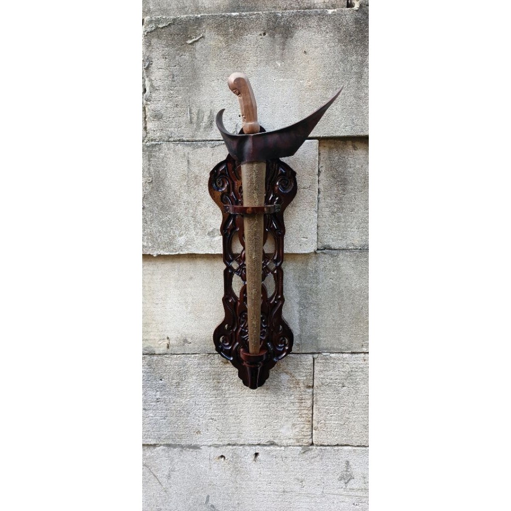 Jagrak Keris Ukir Timur Tengah Kayu Jati Dudukan Pusaka Keris Bali Lubang 5x2.5cm Tinggi 50cm Antik 
