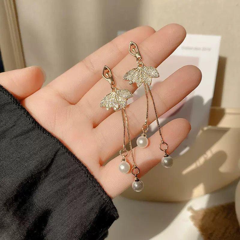 Anting Panjang Mutiara Daun Emas Elegant Drop Earrings