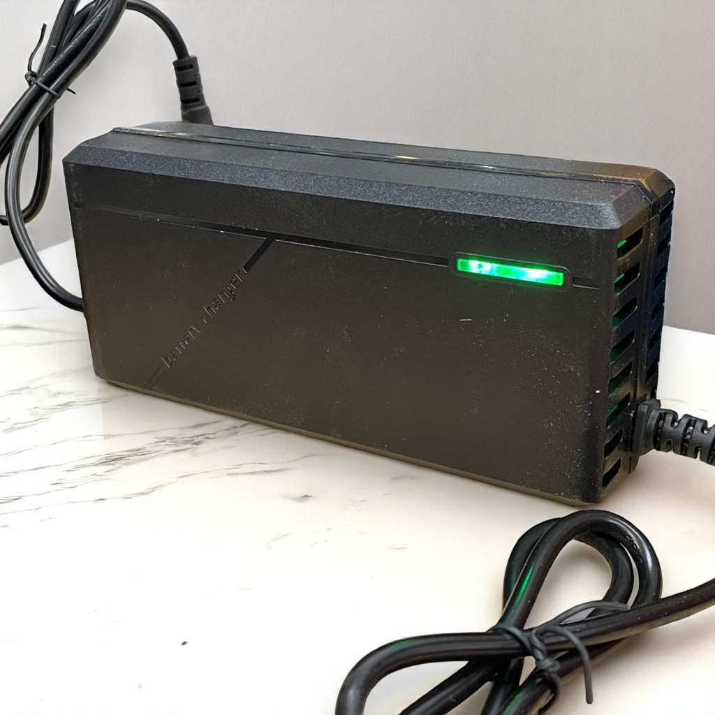 Adaptor Charger Baterai Skuter Sepeda Listrik Plug DC 54.6V 2A - Charger Baterai E-Bike & Scooter Pl