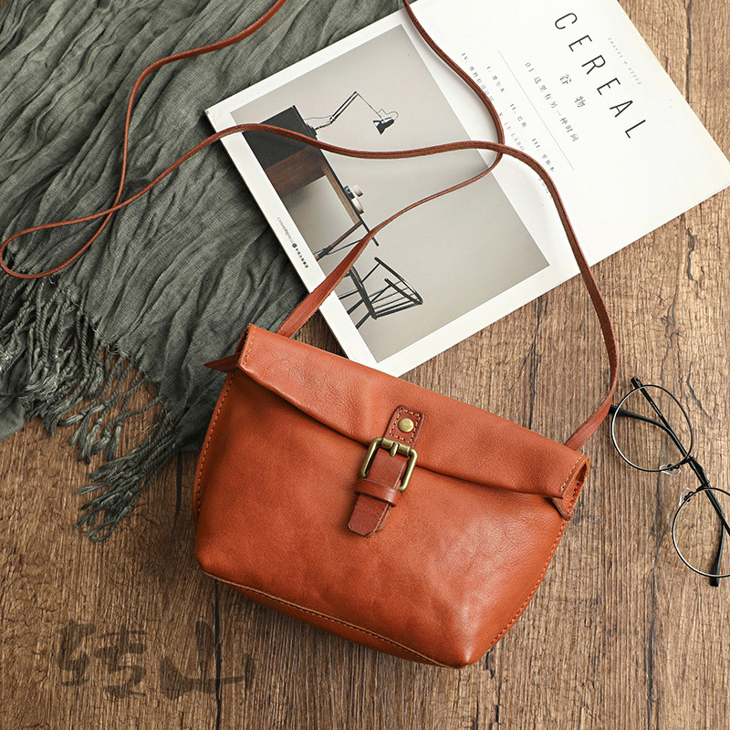 Women's Bag Popular Fashion Genuine Leather Women's Bag Mini Vegetable Tanned Leather Small Bag Retr