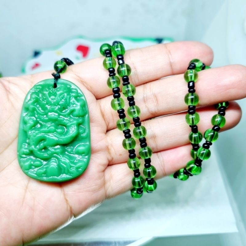 kalung batu giok ukir naga / giok hijau / giok hitam elegan