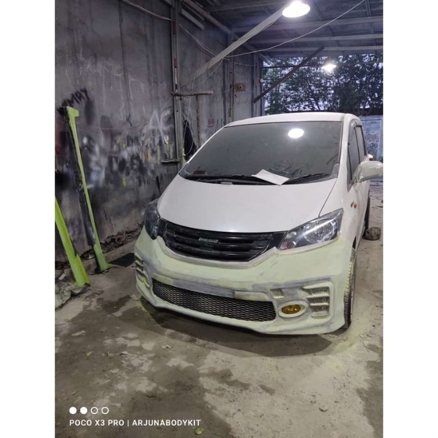 Bodykit Depan Freed Hybrid