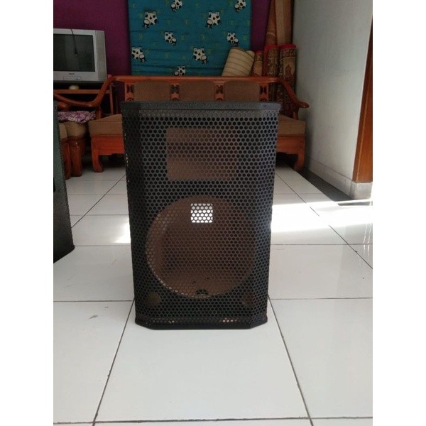 box speaker 12 inchi sidefield mdf resin bintik kulit jeruk side fieldSenfil 12 resinT 58,5cmL 35cm
