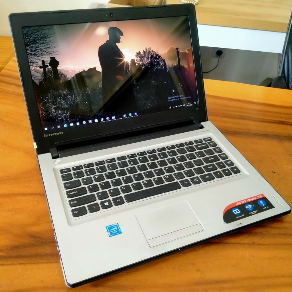 Laptop Lenovo ideapad 300 SSD Sudah kencang Normal Siap Pakai - Gratis Instalasi Windows 1110 office