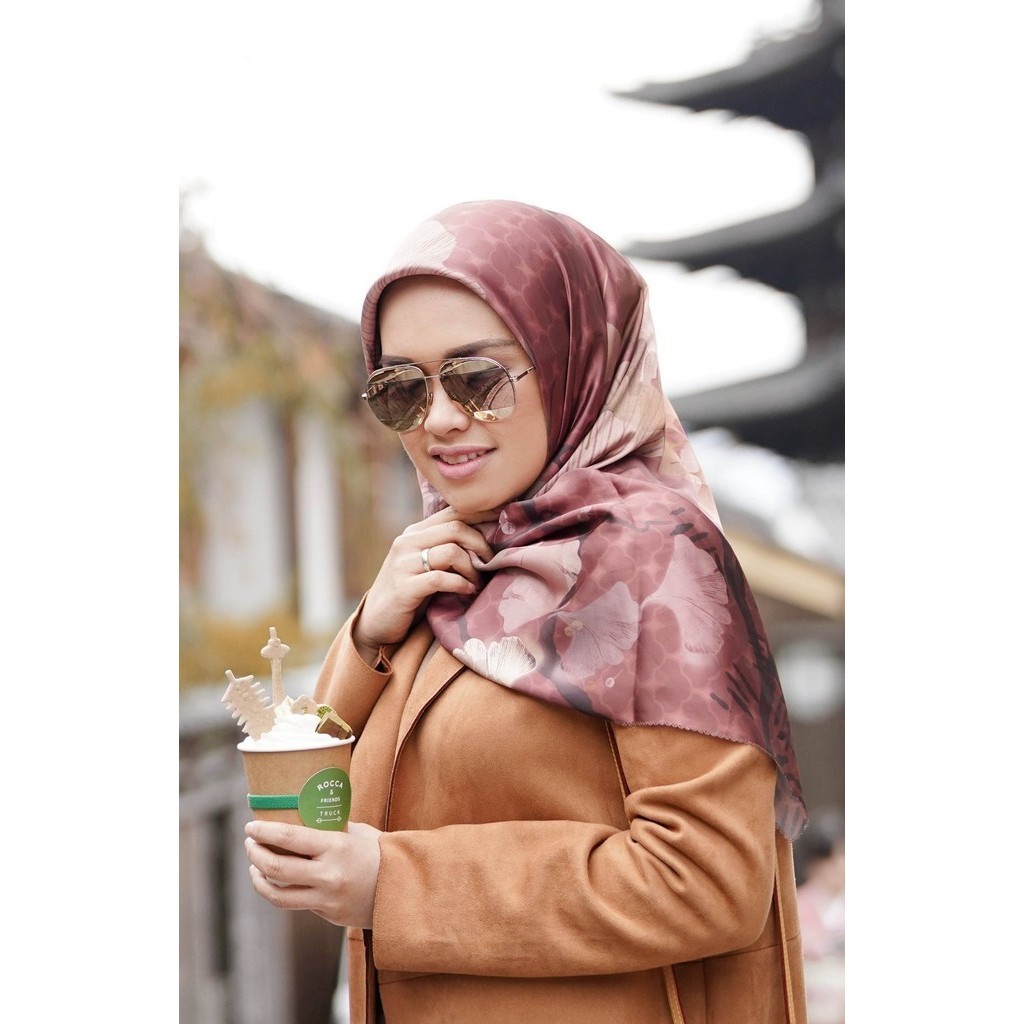Buttonscarves Buttonscarves Ginkgo Square in Chesnut Satin