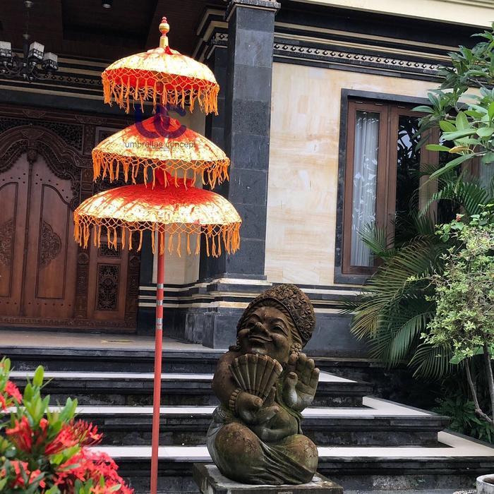 Payung Dekorasi Tingkat / Susun 3 Kain Satin Prade Khas Bali Warna Terlengkap - Merah Terlaris