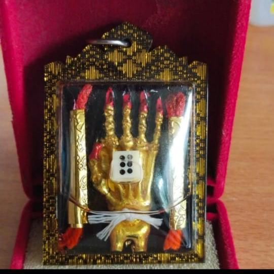 HAND LUCKY SUPPORT FORTUNE