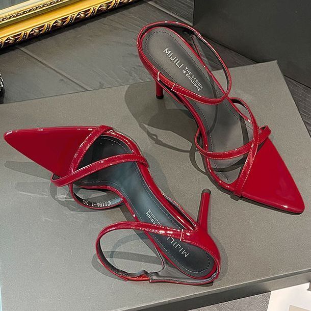 Satu kata dengan sepatu hak tinggi runcing wanita Temperamen Prancis sandal hak tipis wanita