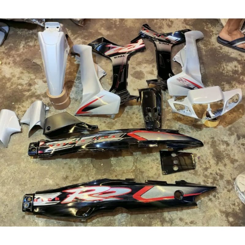 cover bodi Fizr full set bodi motor Yamaha Fizr Full clutch hitam silver