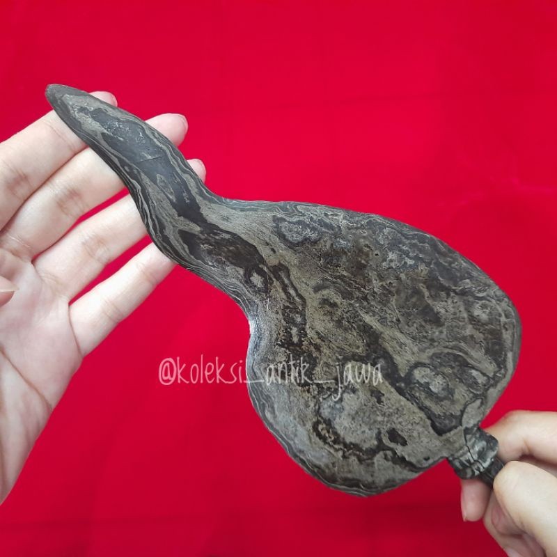 Pusaka Tombak Banyak Angrem Pamor