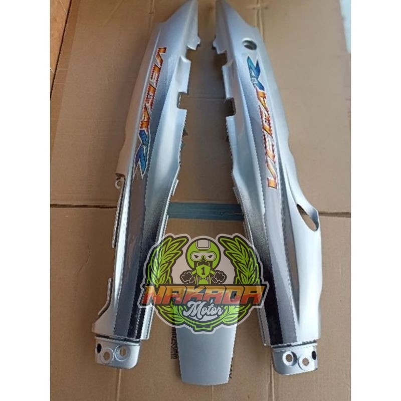 COVER BODY VEGA R LAMA PLUS STRIPING TAHUN 2003 WARNA SILVER