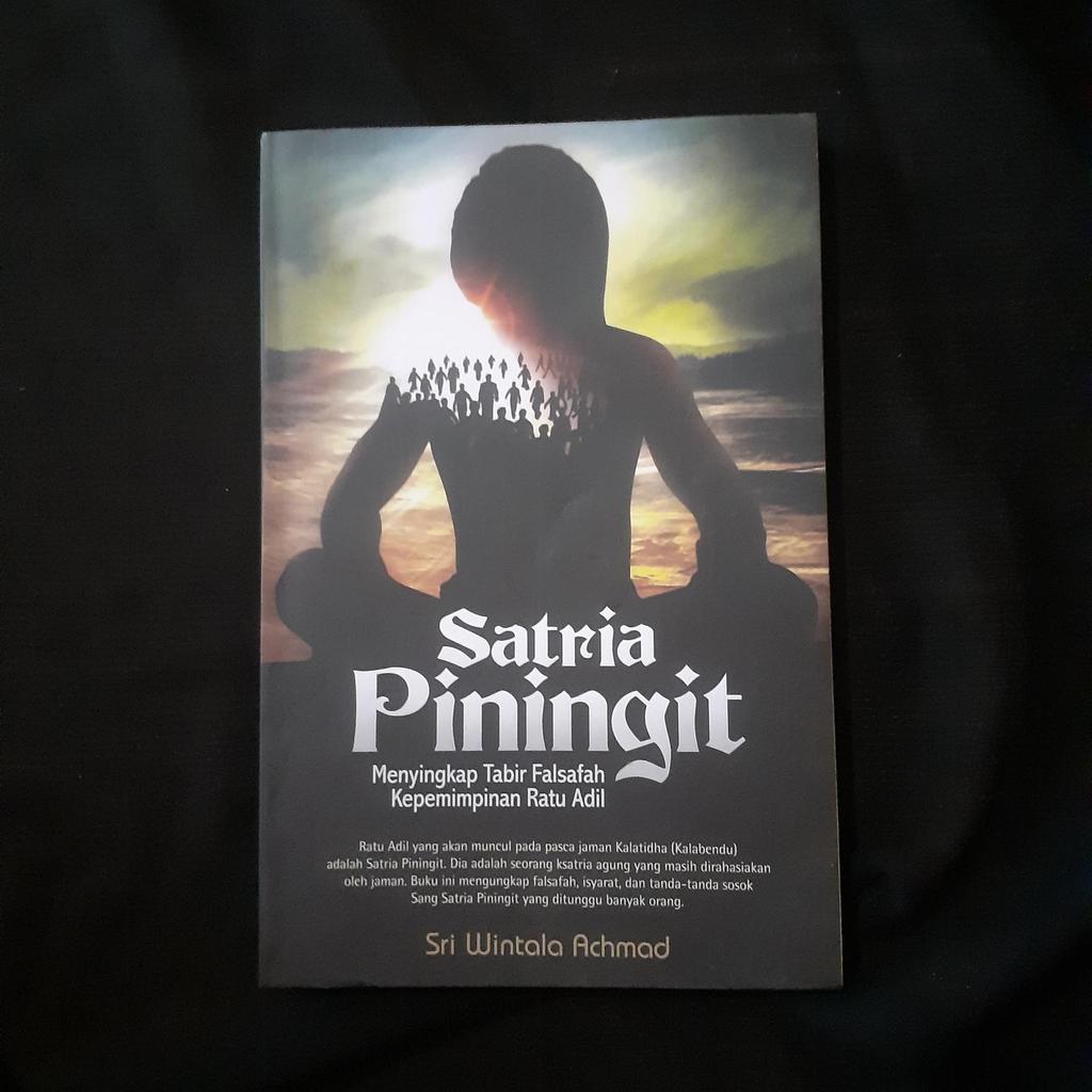 Satria Piningit - Sri Wintala Achmad