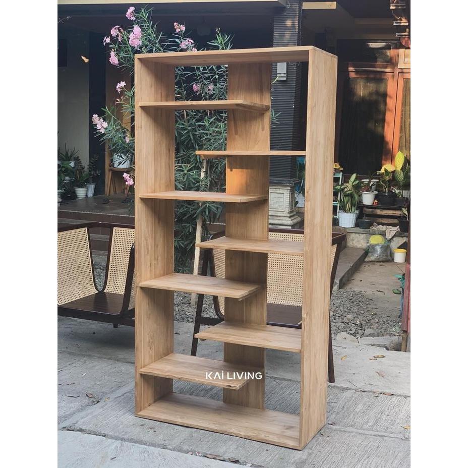 rak buku minimalis kayu jati finishing partisi minimalis murah dekorasi ruang interior custom murah 