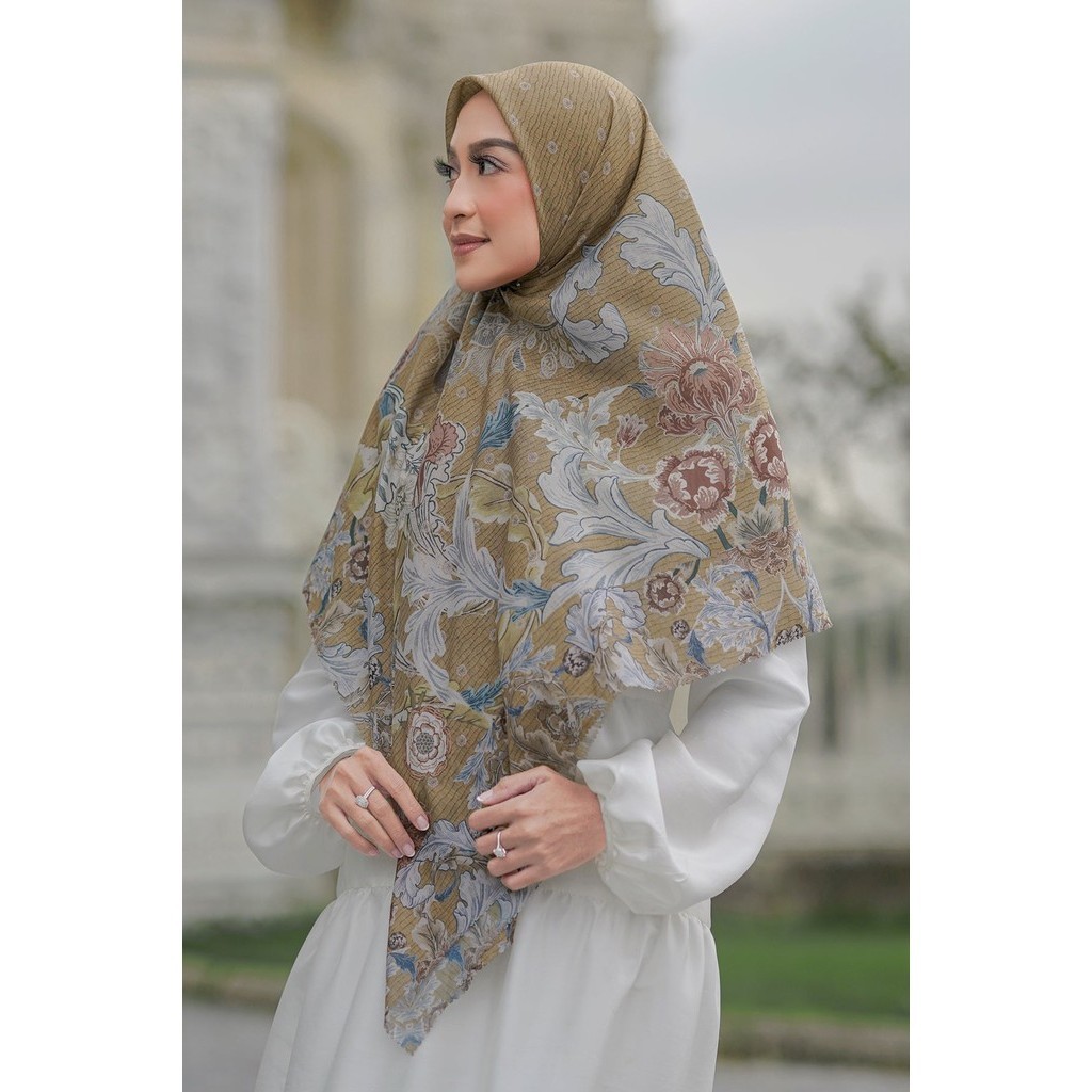 Buttonscarves The Royale Voal Square XL - Mustard