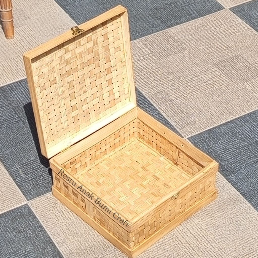 ( R25 ) box hampers wadah parcel Keranjang kue dilengkapi kancing dan engsel buka tutup | Hantaran |