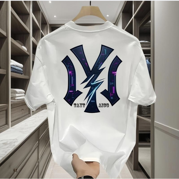 Kaos Graphic Tee NY Thunder Putih Cowok Streetwear Fashion Casual Modern Outfit Harian Keren Stylish