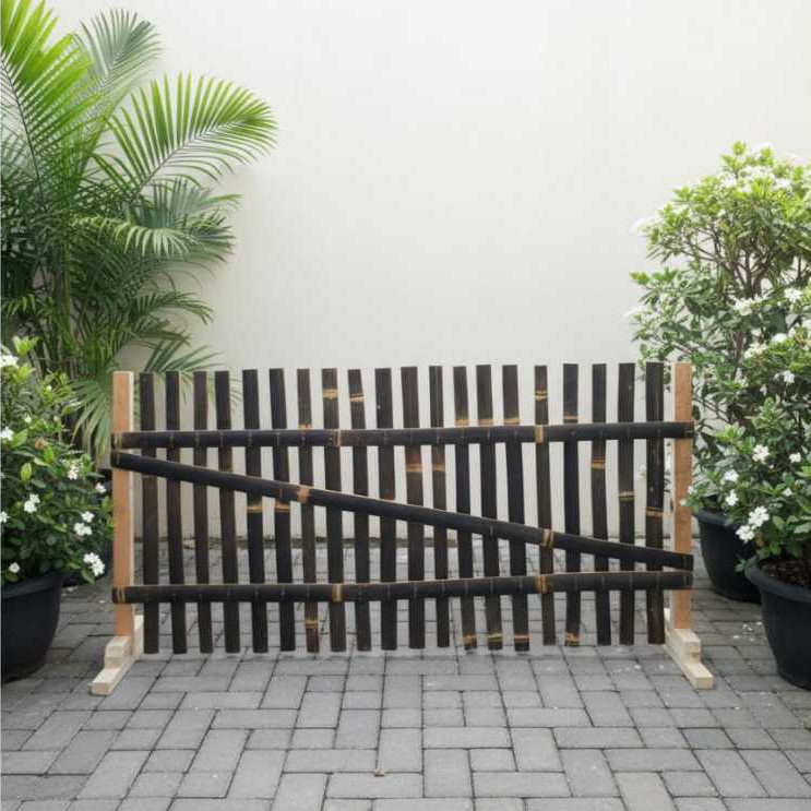 Pagar Bambu Hitam Tinggi 120 cm Untuk Teras Rumah / Pagar Rumah / Pembatas Hewan