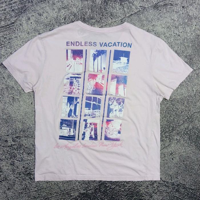 T shirt Kaos pria DIVIDCD HNM art endless vacation pink casual murah size L