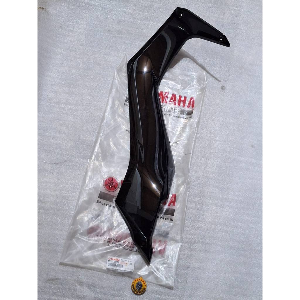 COVER SIDE 3 / COVER DELTABOX KIRI YAMAHA N-MAX NEW HITAM ORIGINAL YGP B6H-F1731-00-P3